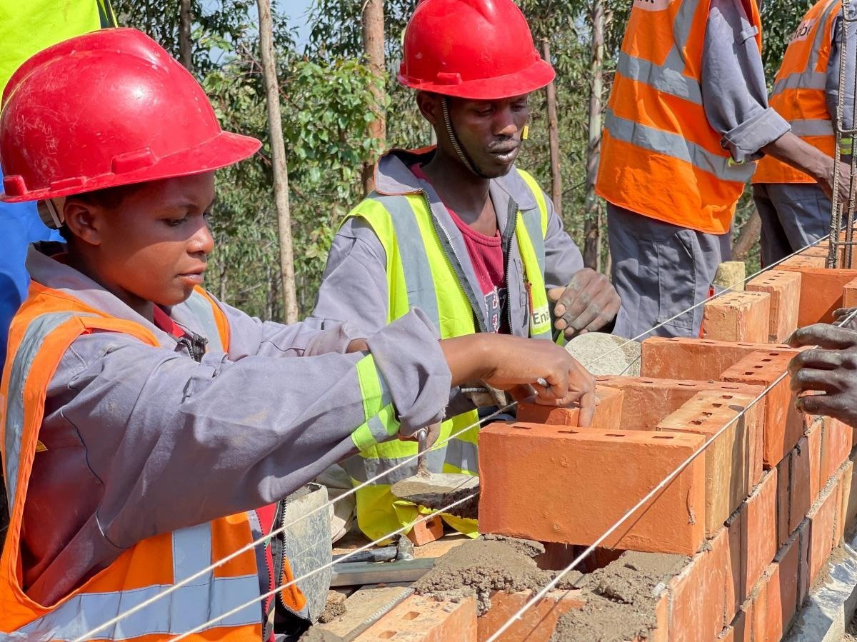 Développer les compétences de vie : un levier d’insertion pour les jeunes dans le secteur du bâtiment second œuvre au Bénin