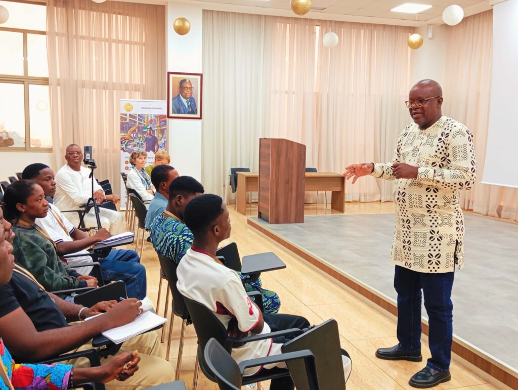𝗗𝗲𝘀 𝗰𝗼𝗺𝗽𝗲́𝘁𝗲𝗻𝗰𝗲𝘀 𝗰𝗲𝗿𝘁𝗶𝗳𝗶𝗲́𝗲𝘀, 𝘂𝗻 𝗮𝘃𝗲𝗻𝗶𝗿 𝗰𝗼𝗻𝘀𝘁𝗿𝘂𝗶𝘁.